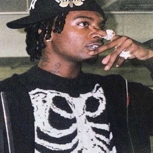 一个吃奶一个添下边18禁欧美
