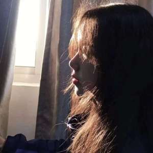 一个吃奶一个添下边18禁欧美
