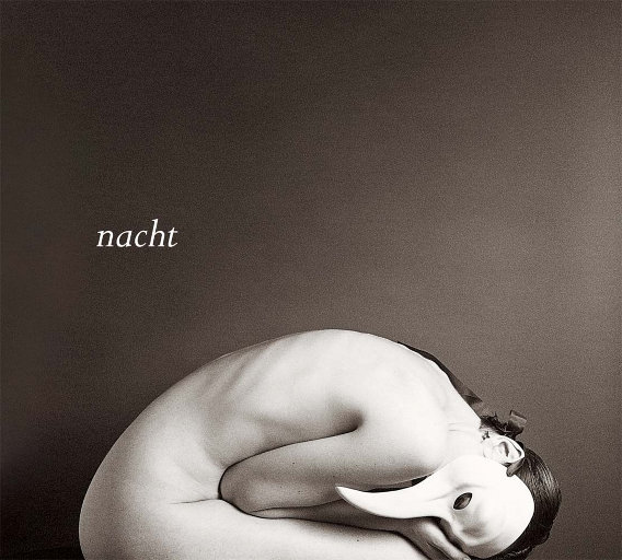 一个吃奶一个添下边18禁欧美
